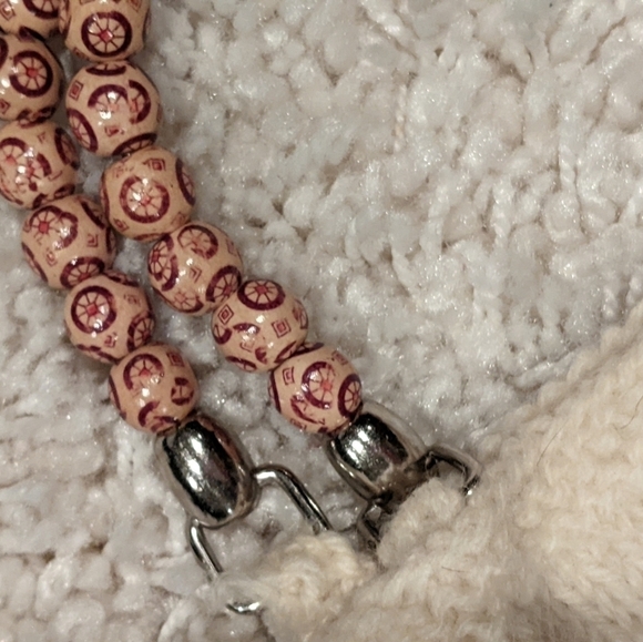 2 One of a Kind Handknit Purses Cream and Salmon with wooden handles - Picture 4 of 7